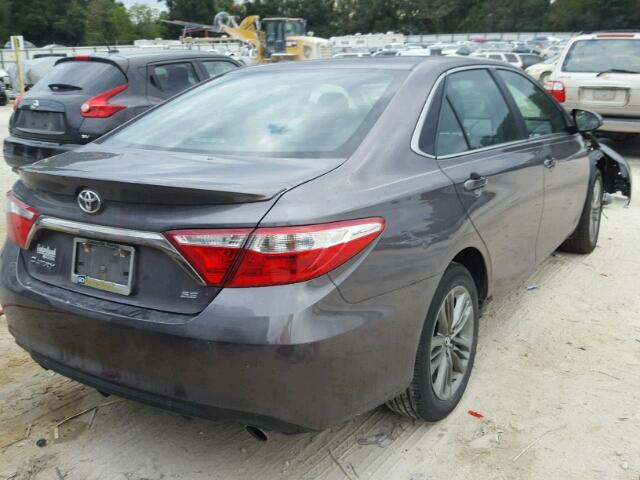 4T1BF1FK2HU682742 - 2017 TOYOTA CAMRY LE 灰色 照片 4