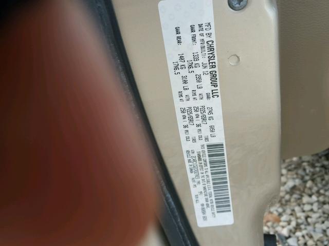 2C4RC1CG2CR327023 - 2012 CHRYSLER TOWN & COU GOLD photo 10