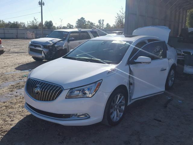 1G4GB5G30GF233207 - 2016 BUICK LACROSSE WHITE photo 2