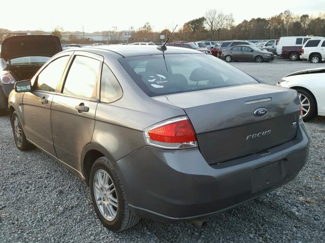 1FAHP3FN8BW135820 - 2011 FORD FOCUS SE GRAY photo 3