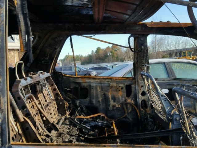 5TDBT44AX1S047559 - 2001 TOYOTA SEQUOIA SR BURN photo 6