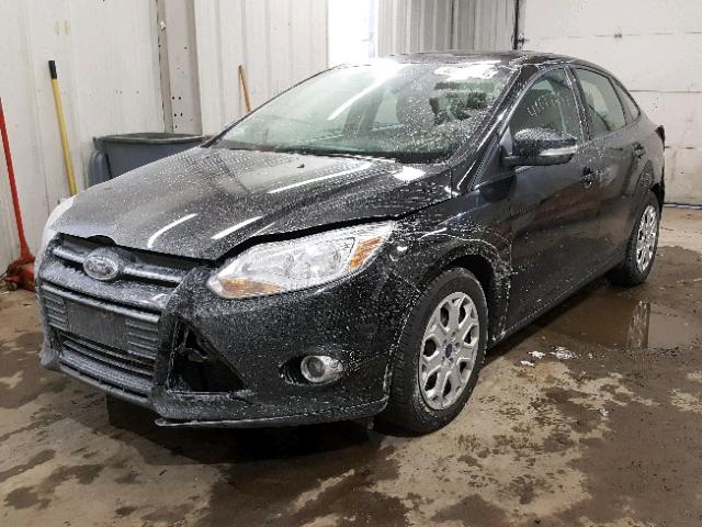 1FAHP3F2XCL471736 - 2012 FORD FOCUS SE BLACK photo 2