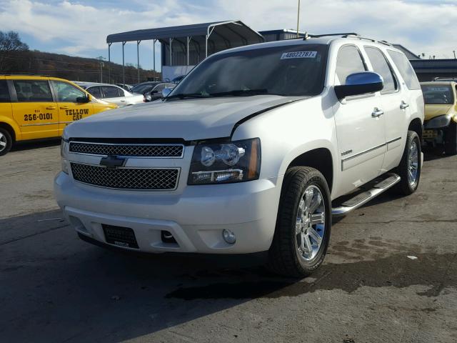 1GNSKCE03BR100645 - 2011 CHEVROLET TAHOE K150 WHITE photo 2