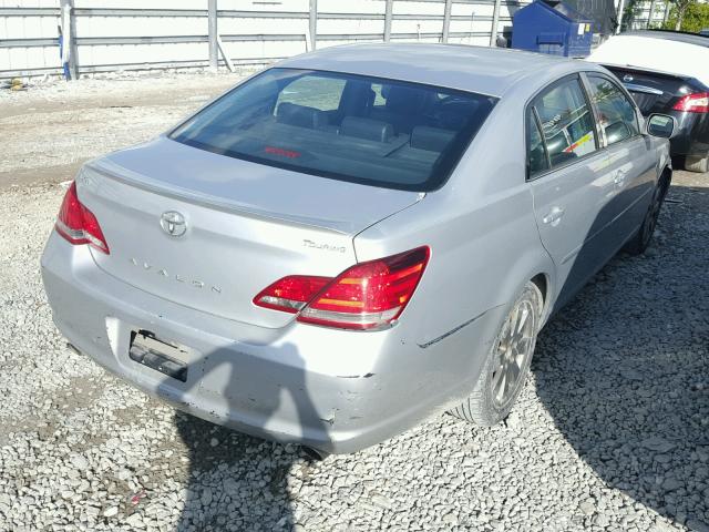 4T1BK36B16U119458 - 2006 TOYOTA AVALON XL SILVER photo 4