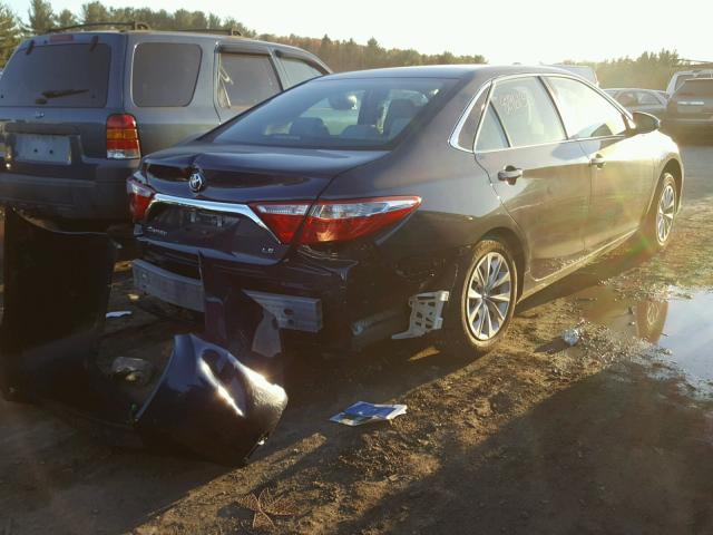 4T1BF1FK7HU811221 - 2017 TOYOTA CAMRY LE BLUE photo 4