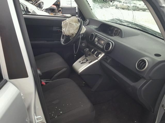 JTLKE50E891063474 - 2009 TOYOTA SCION XB Gümüş foto 5