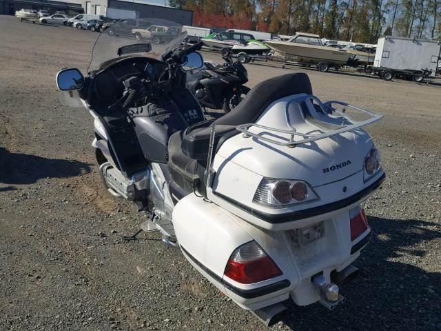 1HFSC47F26A508481 - 2006 HONDA GL1800 WHITE photo 3