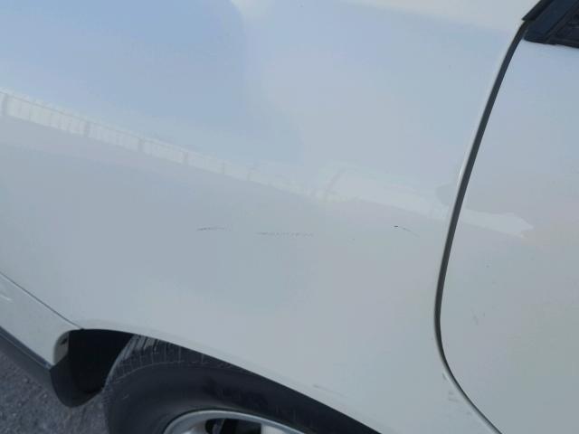 2G4WF551821277425 - 2002 BUICK REGAL GS WHITE photo 9