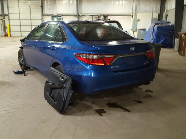 4T1BF1FK7GU552678 - 2016 TOYOTA CAMRY LE ლურჯი ფოტო 3