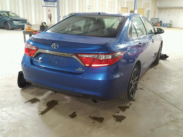 4T1BF1FK7GU552678 - 2016 TOYOTA CAMRY LE ლურჯი ფოტო 4