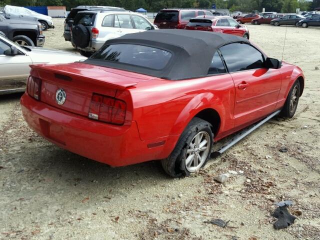 1ZVFT84N575262242 - 2007 FORD MUSTANG RED photo 4