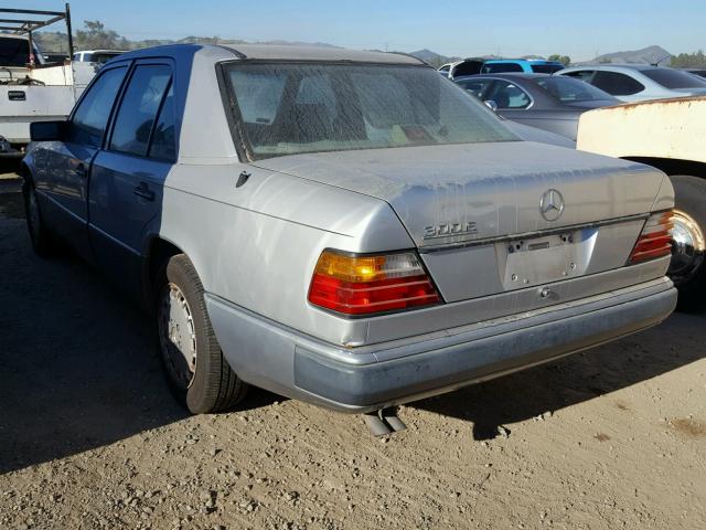 WDBEA30D7NB619907 - 1992 MERCEDES-BENZ 300 E SILVER photo 3