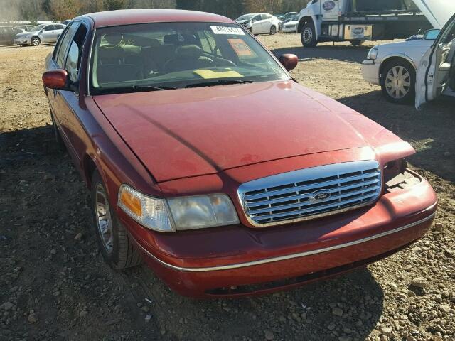 2FAFP74W6YX147391 - 2000 FORD CROWN VICT RED photo 1