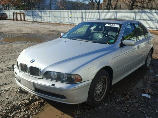 WBADT43421GF55393 - 2001 BMW 525 I AUTO SILVER photo 2