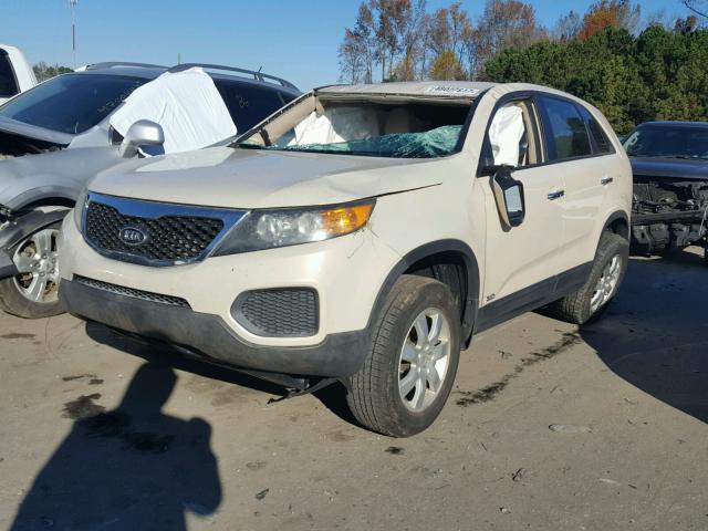 5XYKTCA19BG088195 - 2011 KIA SORENTO BA CREAM photo 2