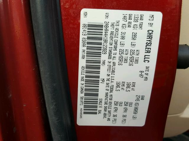 2A8HR44H18R123929 - 2008 CHRYSLER TOWN & COU RED photo 10