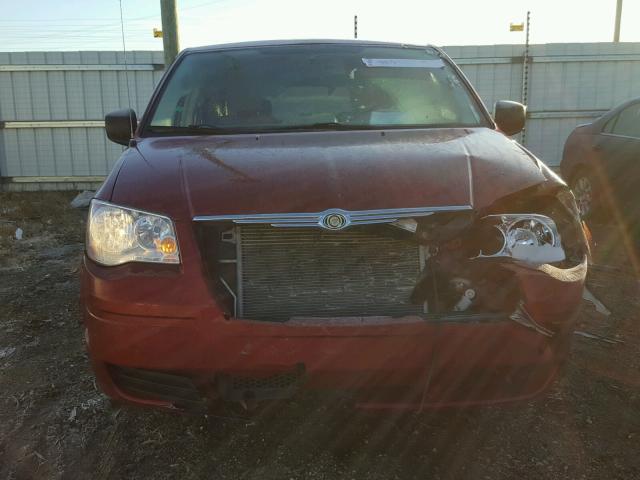 2A8HR44H18R123929 - 2008 CHRYSLER TOWN & COU RED photo 9