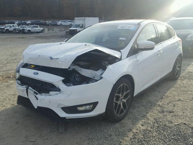 1FADP3M21HL265231 - 2017 FORD FOCUS SEL WHITE photo 2