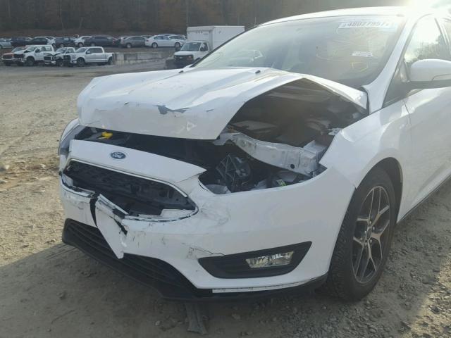 1FADP3M21HL265231 - 2017 FORD FOCUS SEL WHITE photo 9