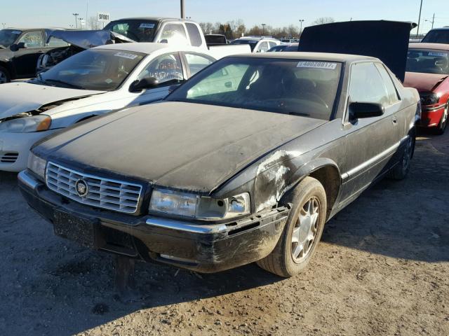 1G6EL12Y6YB700470 - 2000 CADILLAC ELDORADO E BLACK photo 2