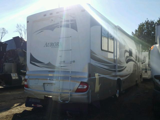 5B4MP67G473424427 - 2007 WORKHORSE CUSTOM CHASSIS MOTORHOME WHITE photo 4