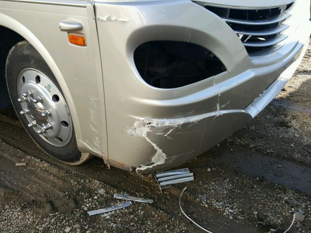 5B4MP67G473424427 - 2007 WORKHORSE CUSTOM CHASSIS MOTORHOME WHITE photo 9