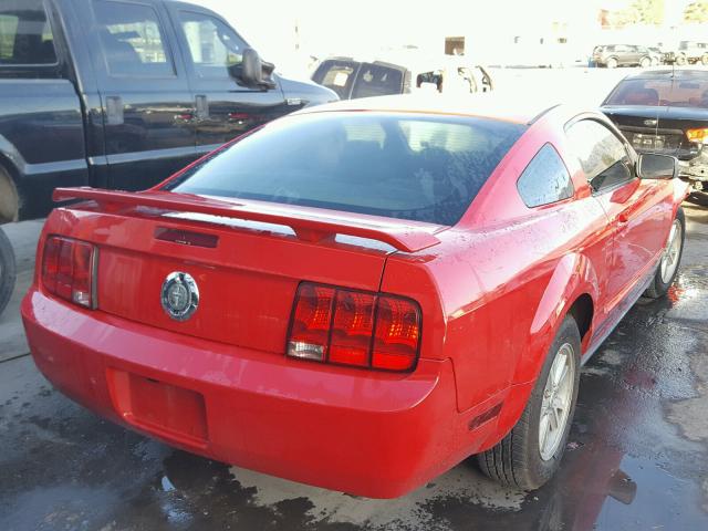 1ZVFT80N265157176 - 2006 FORD MUSTANG RED photo 4
