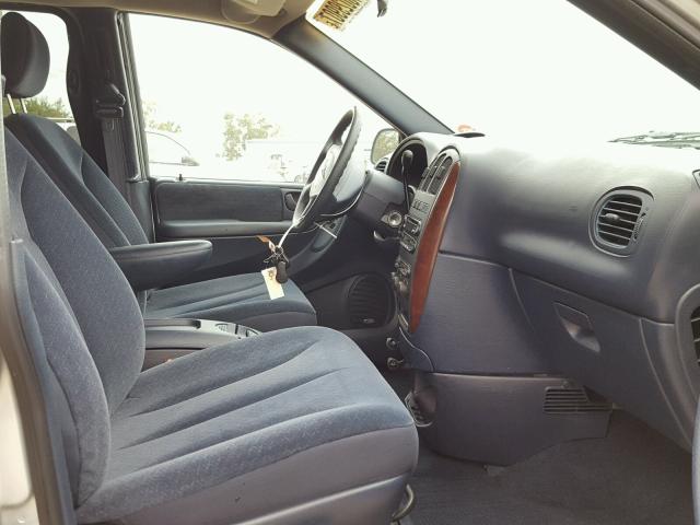 2C8GP44GX1R172230 - 2001 CHRYSLER TOWN & COU 银色 照片 5