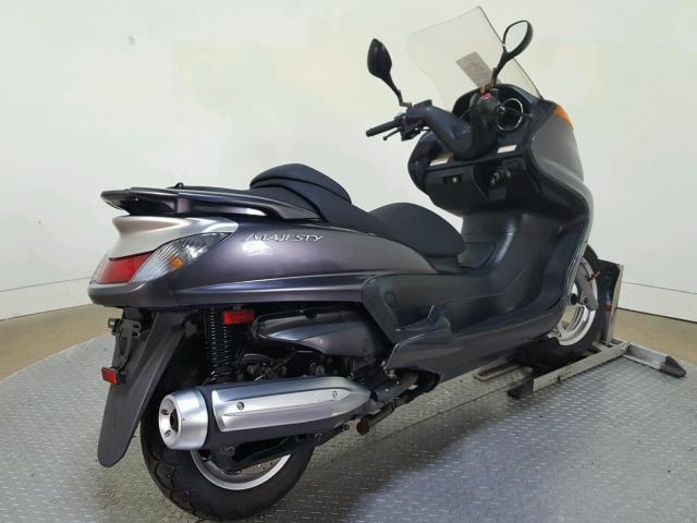 JYASH03Y15A001450 - 2005 YAMAHA YP400 GRAY photo 8