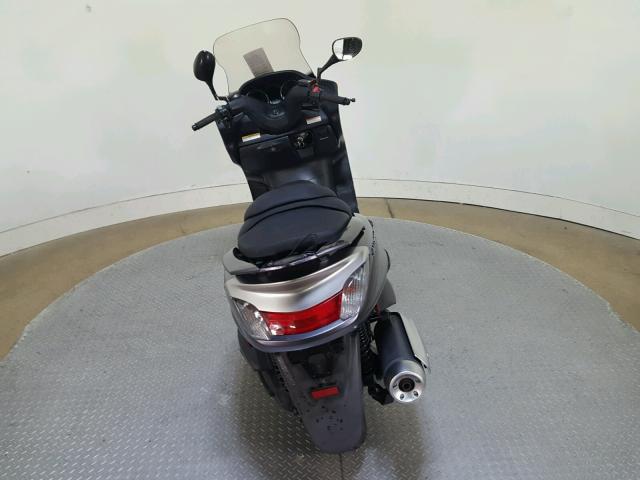 JYASH03Y15A001450 - 2005 YAMAHA YP400 GRAY photo 9