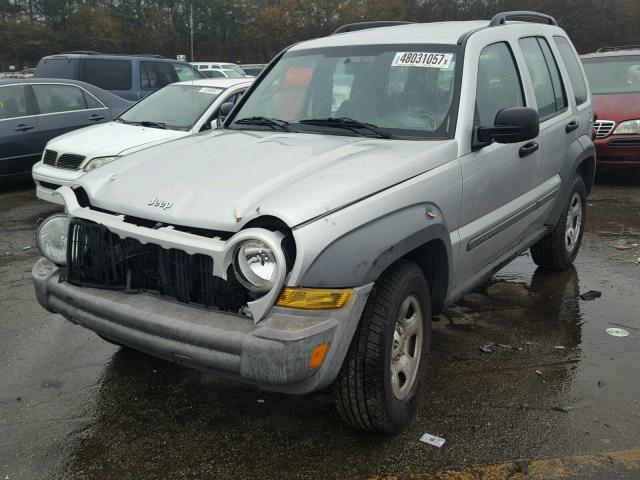 1J4GK48K36W145426 - 2006 JEEP LIBERTY SP SILVER photo 2