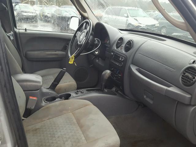 1J4GK48K36W145426 - 2006 JEEP LIBERTY SP SILVER photo 5