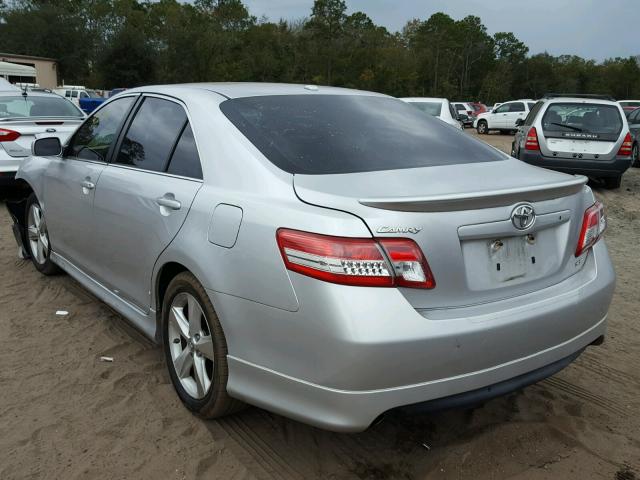 4T1BF3EK5BU207638 - 2011 TOYOTA CAMRY BASE SILVER photo 3