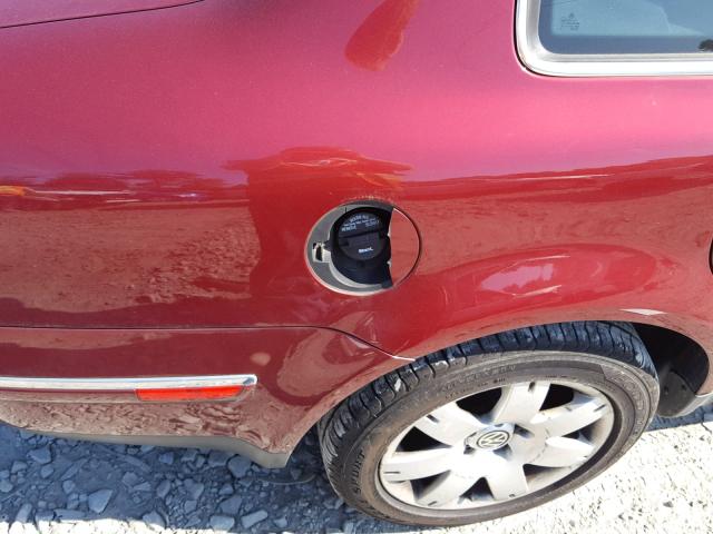 WVWRH63B61P129577 - 2001 VOLKSWAGEN PASSAT GLX RED photo 9