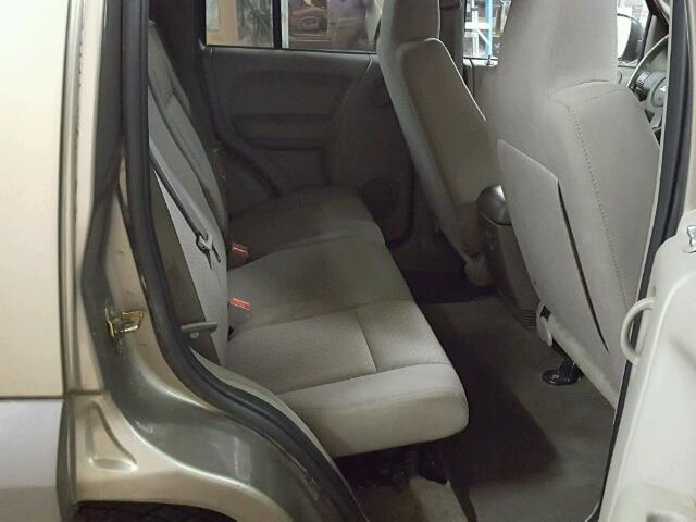 1J4GL38K65W726490 - 2005 JEEP LIBERTY RE TAN photo 6