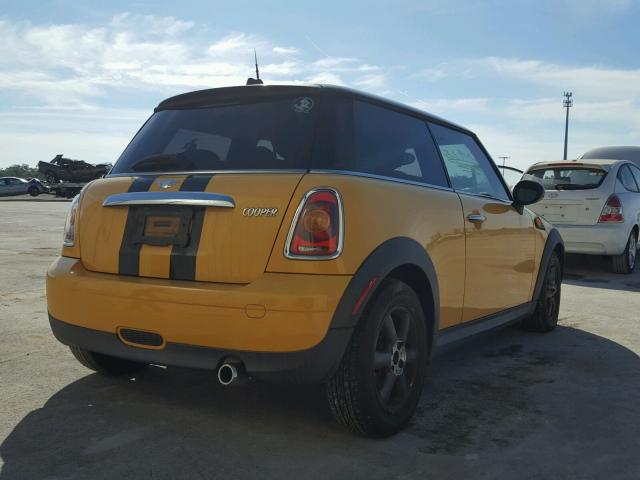 WMWMF33568TU67584 - 2008 MINI COOPER YELLOW photo 4