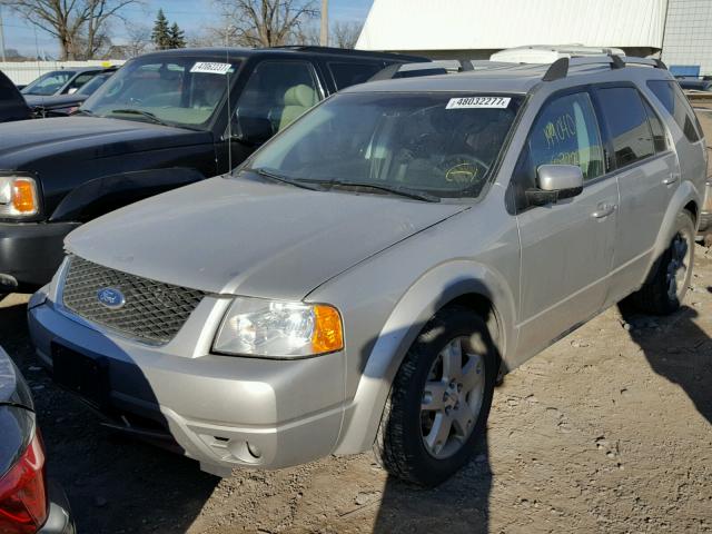 1FMDK03147GA25710 - 2007 FORD FREESTYLE SILVER photo 2