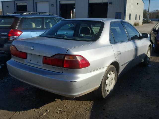 1HGCG6656YA131133 - 2000 HONDA ACCORD LX SILVER photo 4