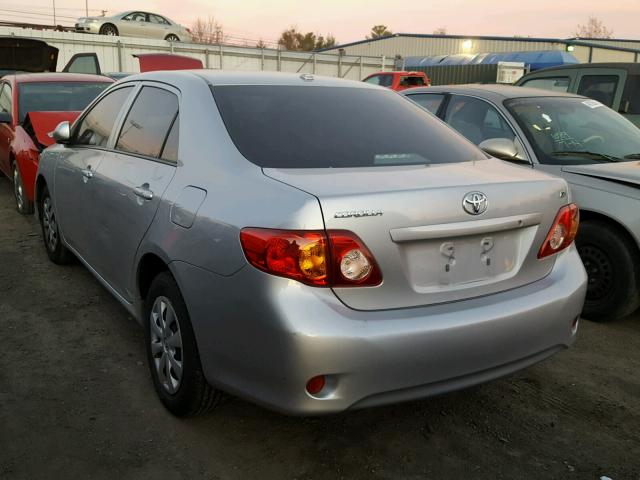 2T1BU4EE1AC246023 - 2010 TOYOTA COROLLA BA SILVER photo 3