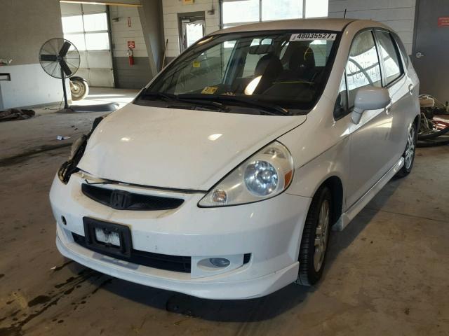 JHMGD37687S053752 - 2007 HONDA FIT S WHITE photo 2