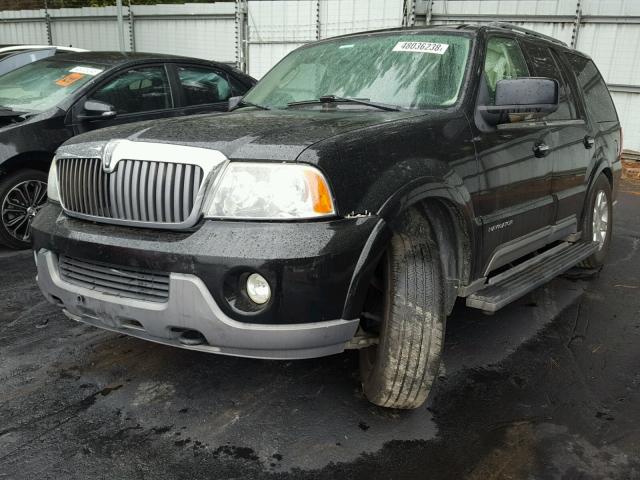 5LMFU27R23LJ42103 - 2003 LINCOLN NAVIGATOR BLACK photo 2