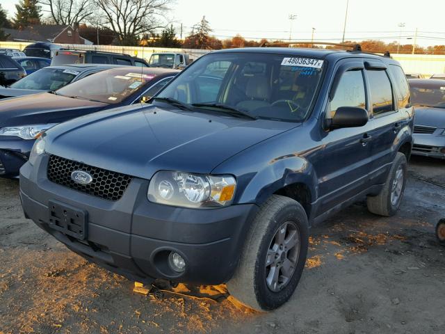 1FMYU93155DA08798 - 2005 FORD ESCAPE XLT BLUE photo 2