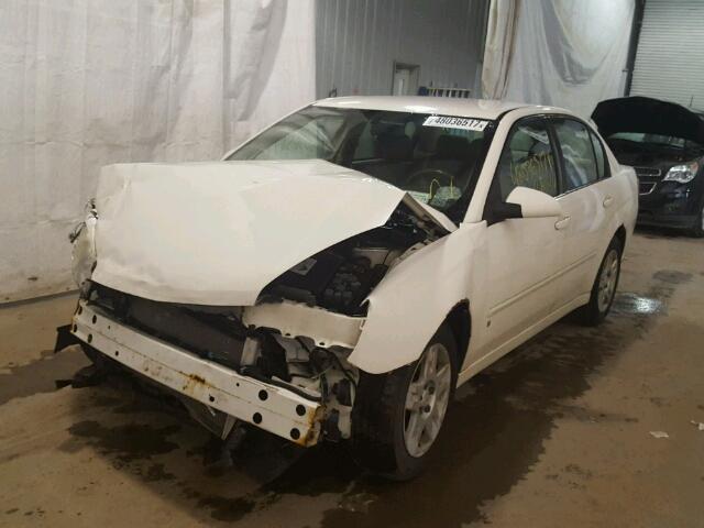 1G1ZT58N08F123438 - 2008 CHEVROLET MALIBU LT WHITE photo 2