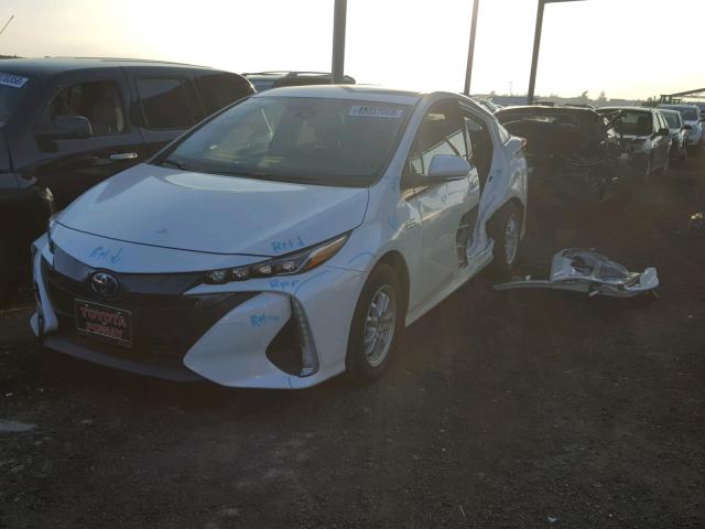JTDKARFP6J3088244 - 2018 TOYOTA PRIUS PRIM თეთრი ფოტო 2