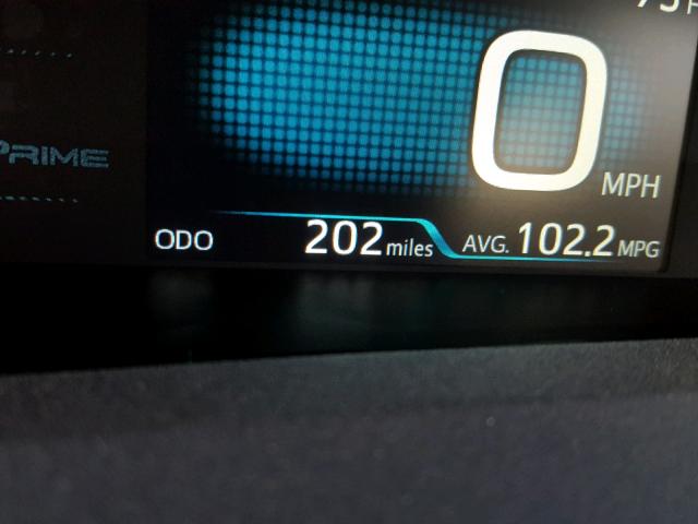 JTDKARFP6J3088244 - 2018 TOYOTA PRIUS PRIM თეთრი ფოტო 8