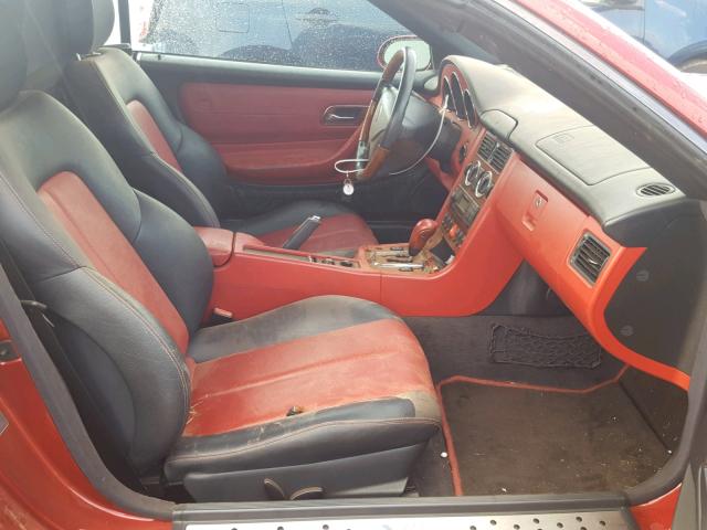 WDBKK65FX4F306773 - 2004 MERCEDES-BENZ SLK 320 RED photo 5