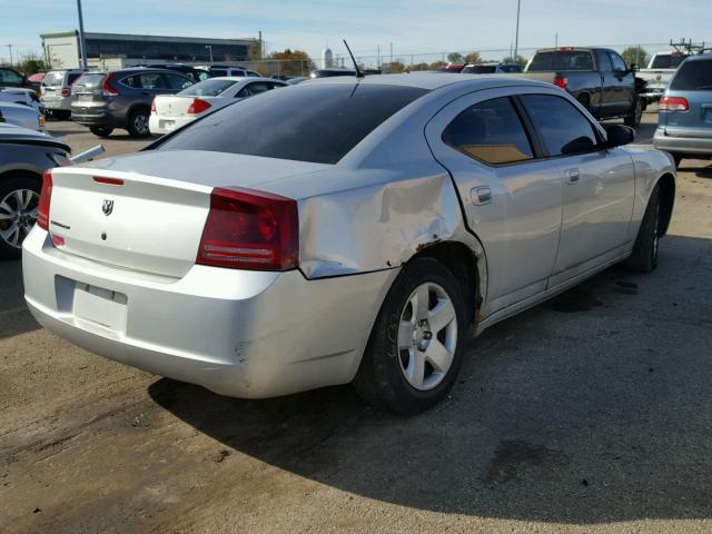 2B3KA43R88H215769 - 2008 DODGE CHARGER SILVER photo 4