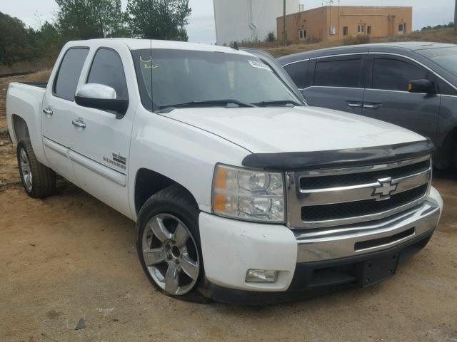 3GCPCSE0XBG370445 - 2011 CHEVROLET SILVERADO WHITE photo 1