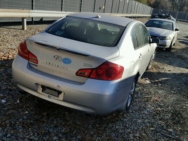 JNKBV61F88M251559 - 2008 INFINITI G35 WHITE photo 4