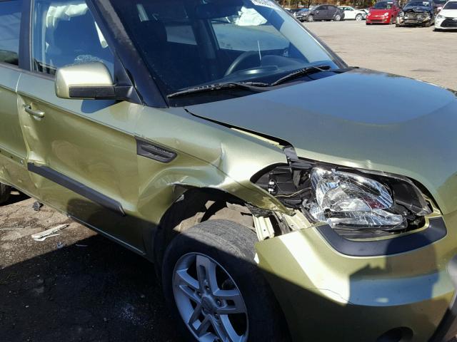 KNDJT2A25B7217898 - 2011 KIA SOUL GREEN photo 9